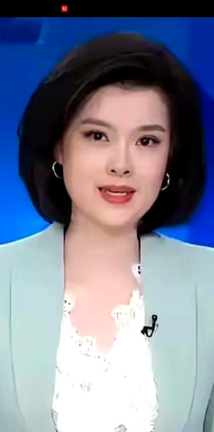 近日，有网友对主持人邹韵的外貌发表评论，认为她“长得不好看”，这种观点其实大错特