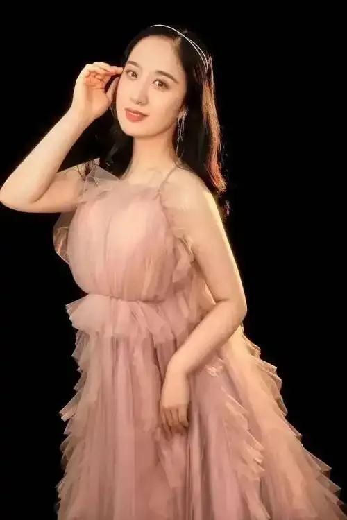 我有种感觉，刘思思多半不会再接古装剧了，不是演技跟不上，也不是年纪不合适，