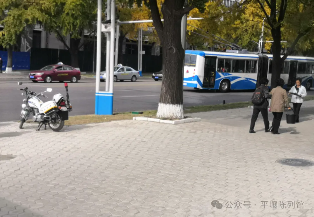 在朝鲜五星酒店遇见高学历女团:名牌大学生为何争当服务员?