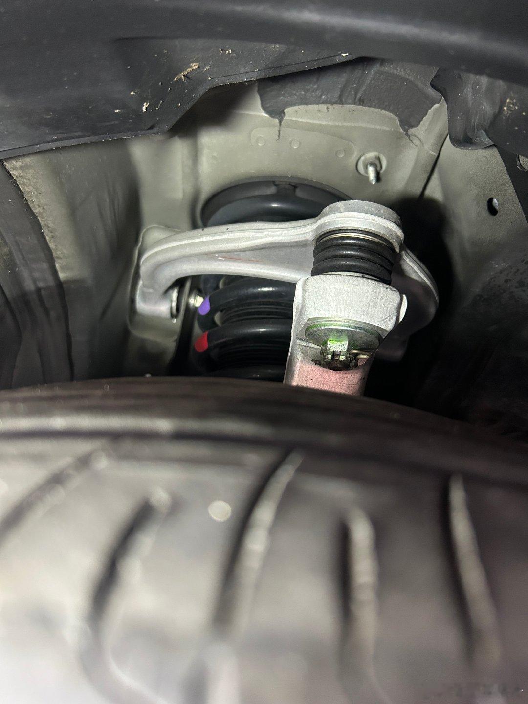 开上这车脑子里就一句话，“彪子这车太好了！”给客户验了一辆2017年的Le