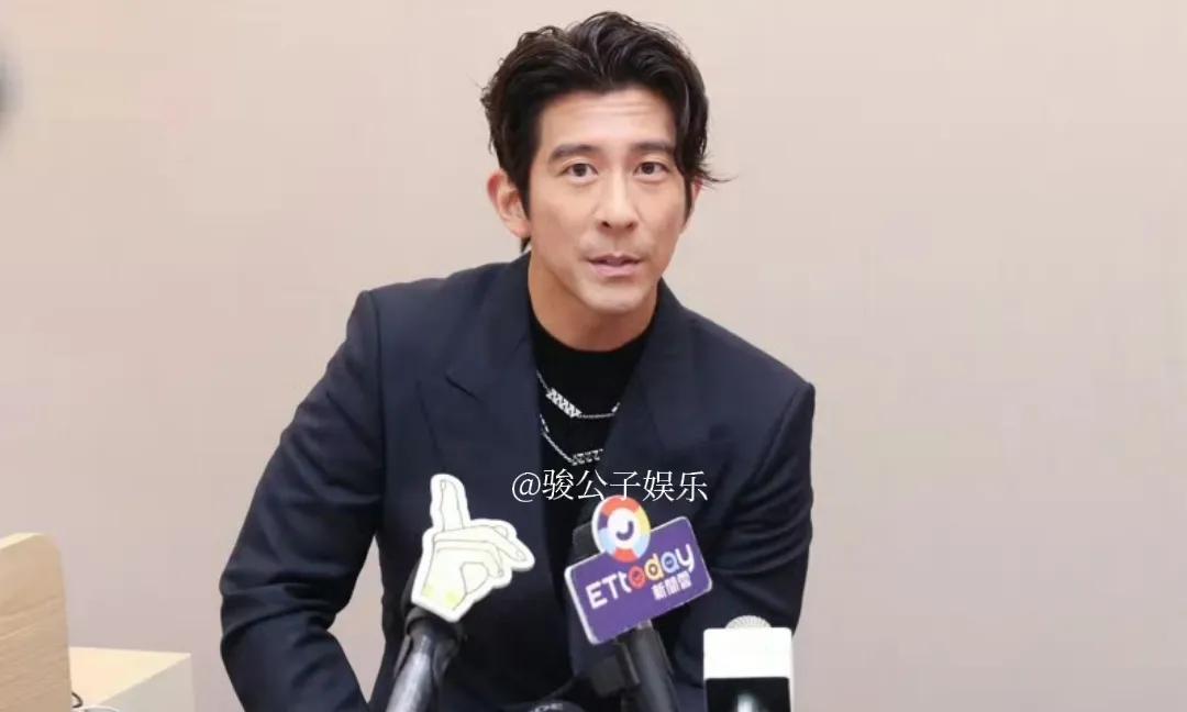 据台媒11日报道，修杰楷在出席活动时透露，近日他与家人前往夏威夷度假。期间，贾静