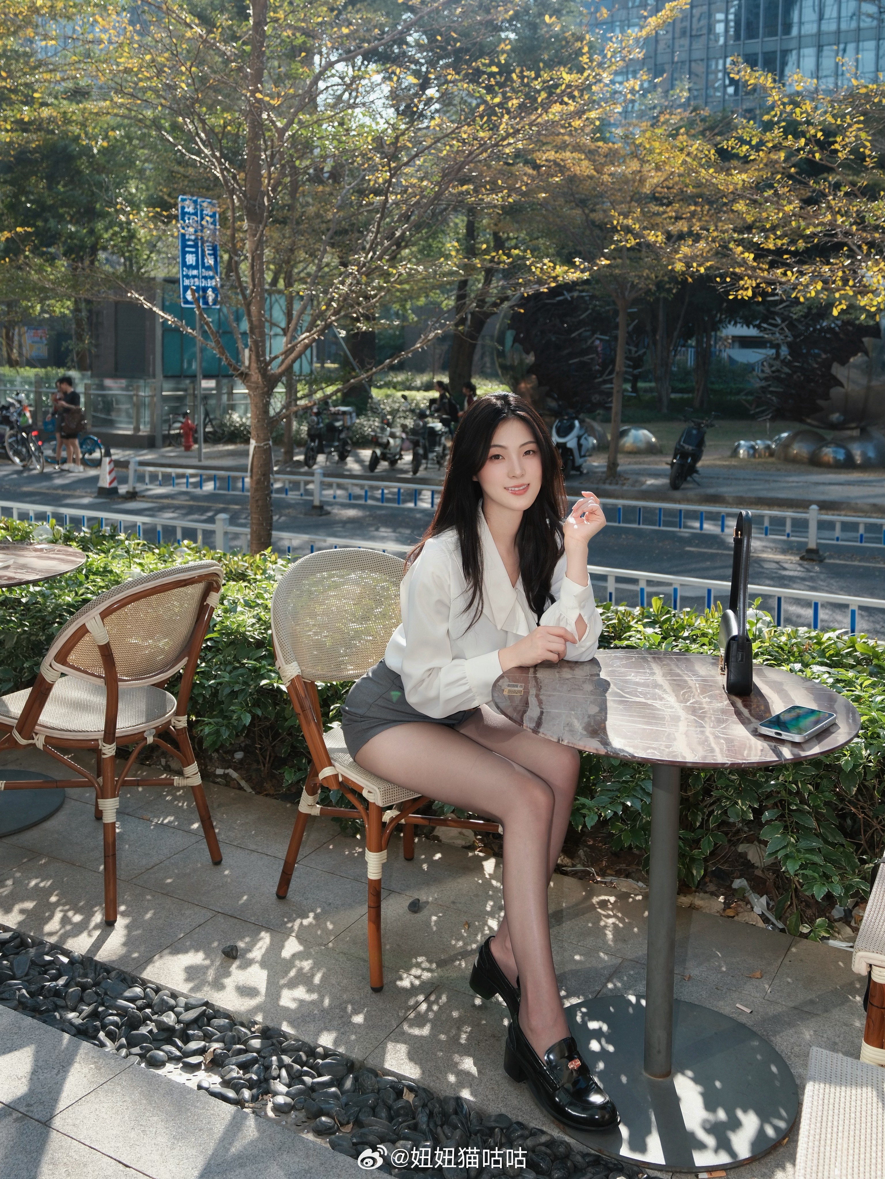 那个总爱迟到的女秘书💼涞觅润丝