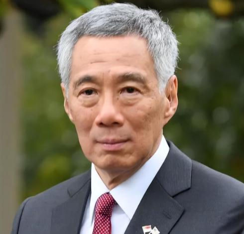 李显龙表示，真正的新加坡人要认清一个事实，新加坡不是华人国家，只是华人占多数而已