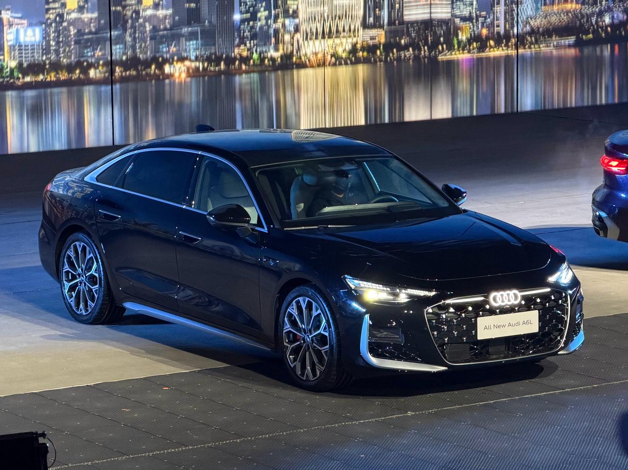 C9的奥迪A6L来了，其实网上已经有很多实车图了，这次是官方正式亮相。这代A6