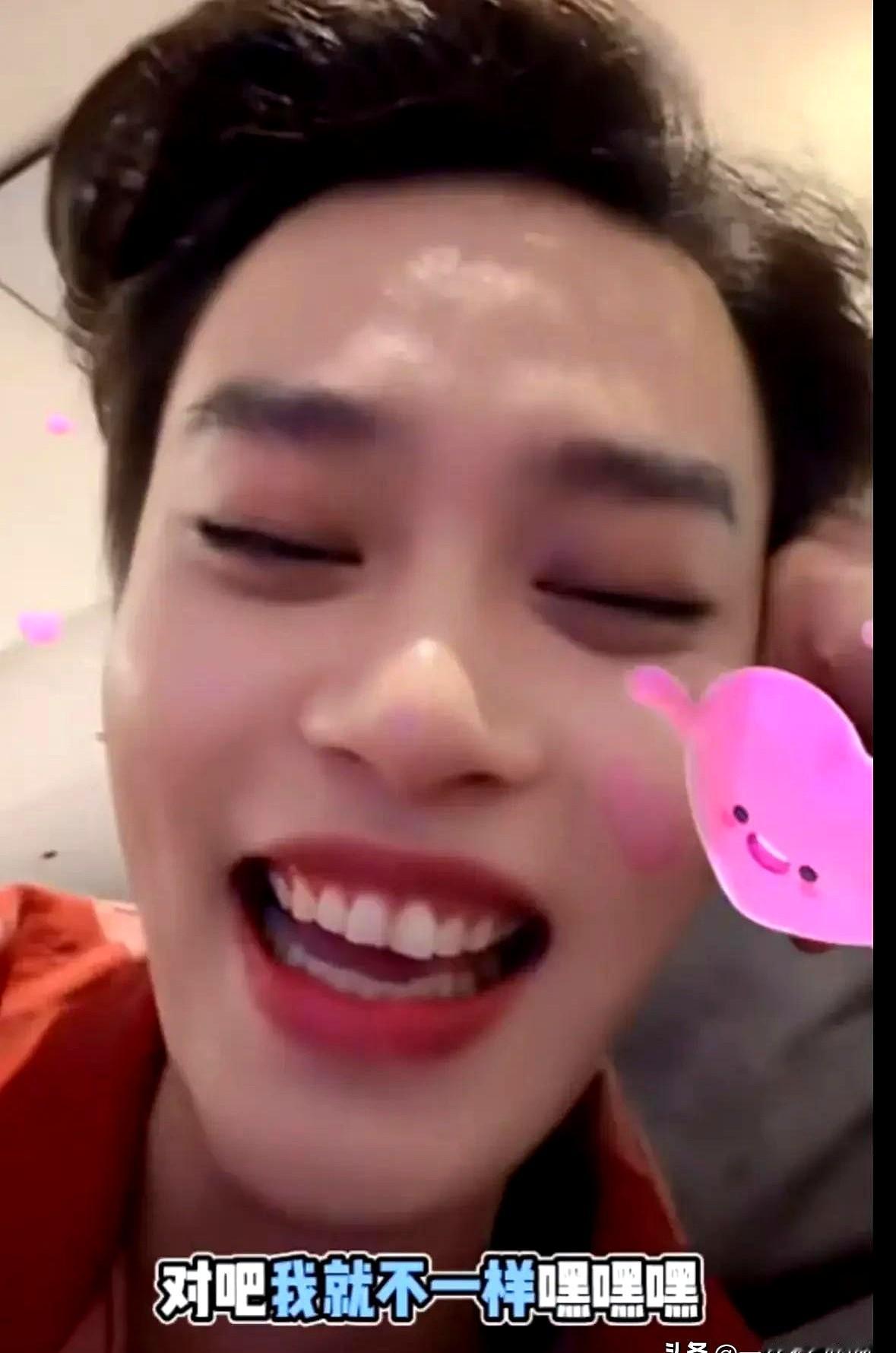 短剧顶流柯淳直播“点兵”，直接点名马小宇、余茵他们太懒了，都不直播！他自己一天播