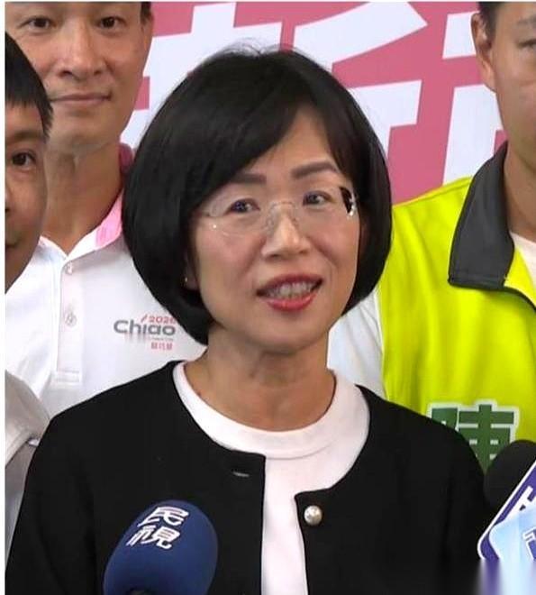 一个月前还是0.2%的贴身肉搏，今天直接甩开10个百分点？新北市长这盘大棋还没