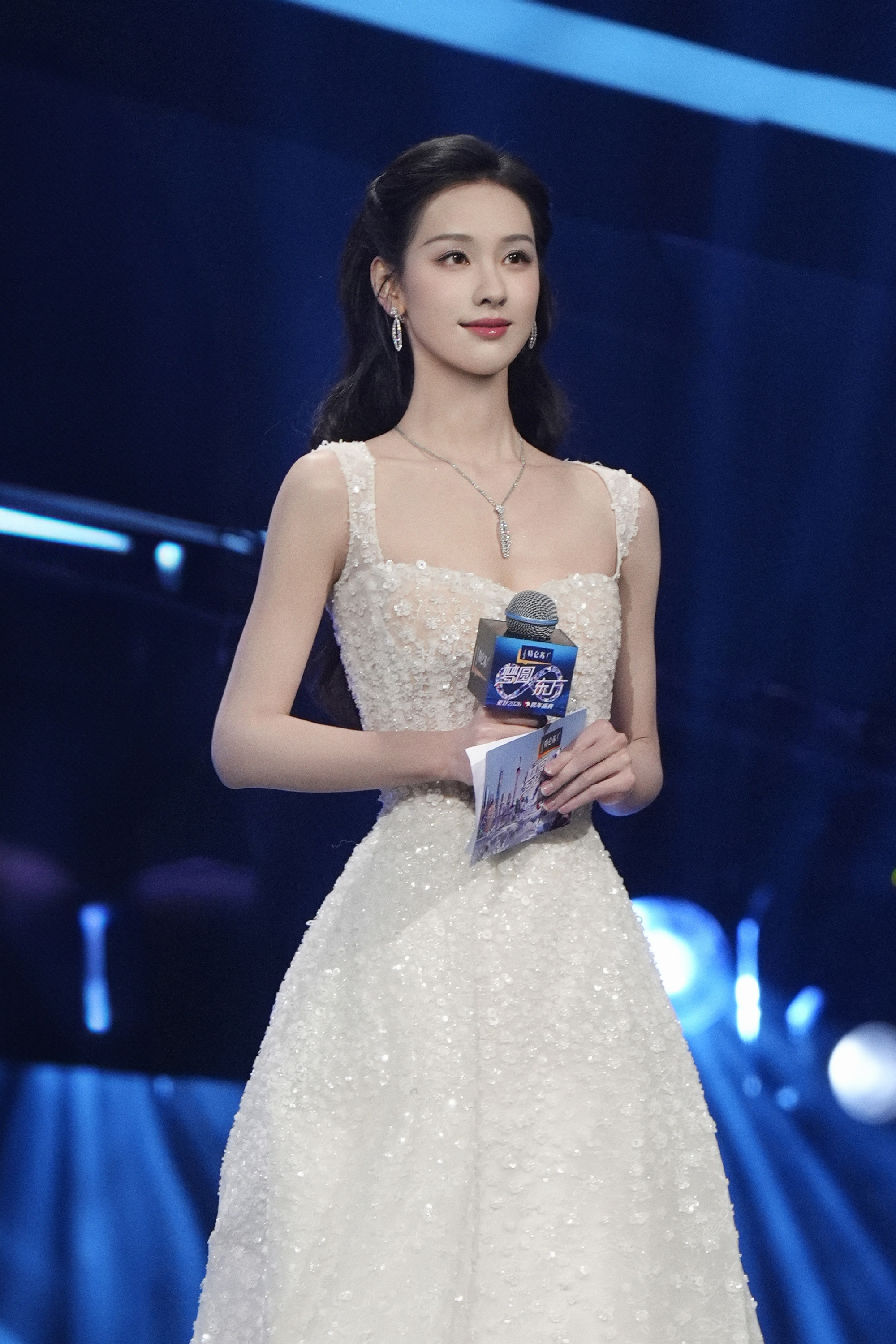 超级棒的陈都灵！真的超美，新年快乐嘟嘟🎆日子从此崭新！！！