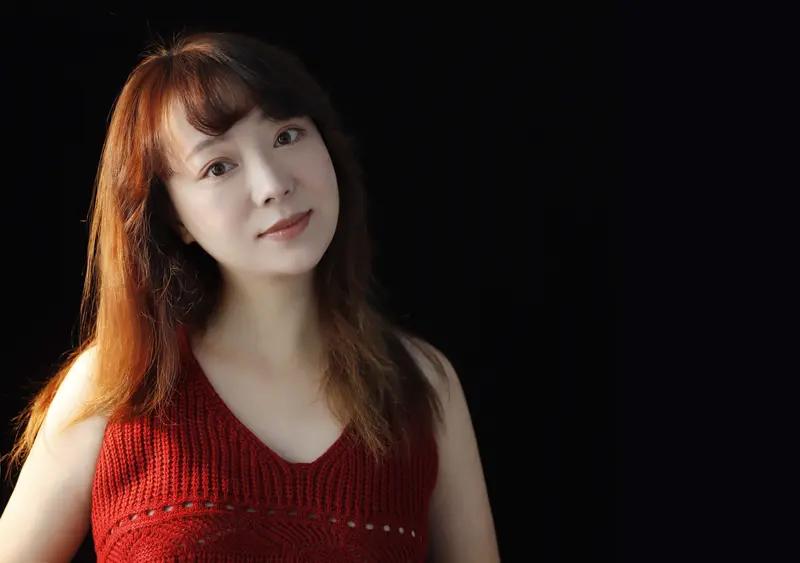 34岁女歌手黄小玫，生命在歌声中戛然而止朋友们，今天刷到一则令人痛心的消息，
