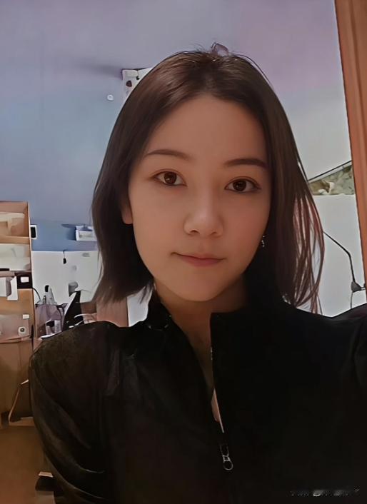 河南郑州，26岁的夜班护士李文丽失联已经7天了，哥哥李先生在她的枕头底下找到一封