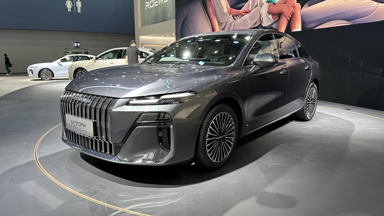 发现荣威M7DMH这个"聪明"的伙伴真是惊喜——它的豆包AI车机像老友般贴心，