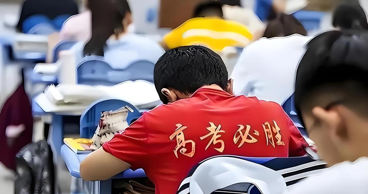 对于2025年四川高考的学子们，按照如下分数做决定：第一、700分以上，什么事