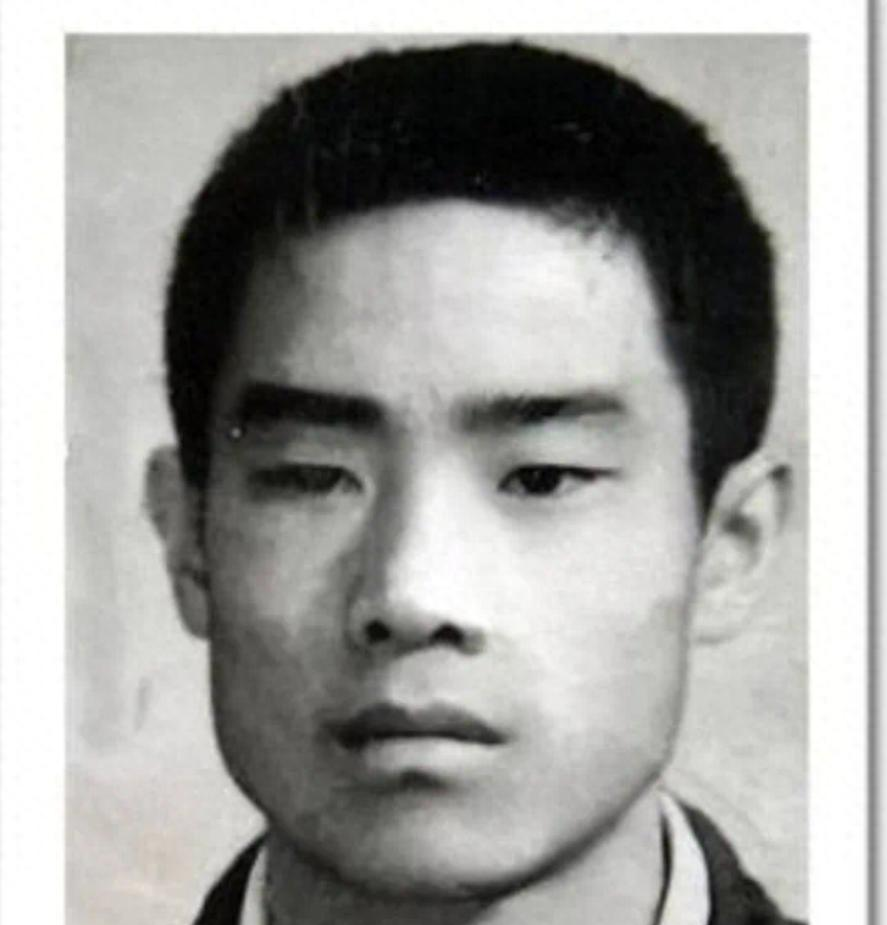 “我爷爷是朱德！你们谁敢动我！”1983年，25岁的朱国华被判死刑，他在法庭上不服，搬出了爷爷的名字