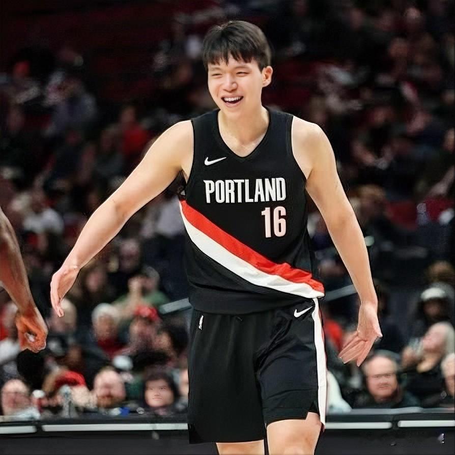 开拓者老板很功利，但失算了！就不该让杨瀚森这么早登场！错过一大波商机！美记