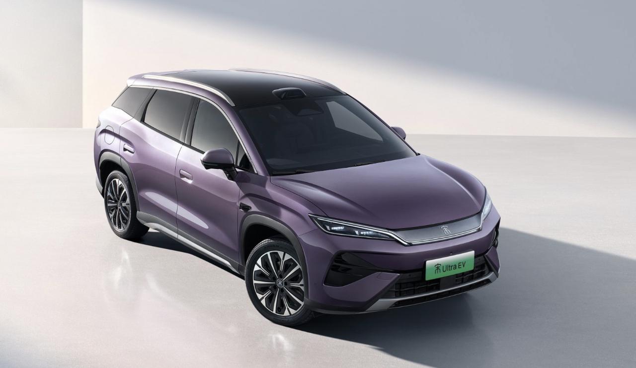 15万价位的车配激光雷达+城区智驾，宋UltraEV开启预售。近期，宋Ultr