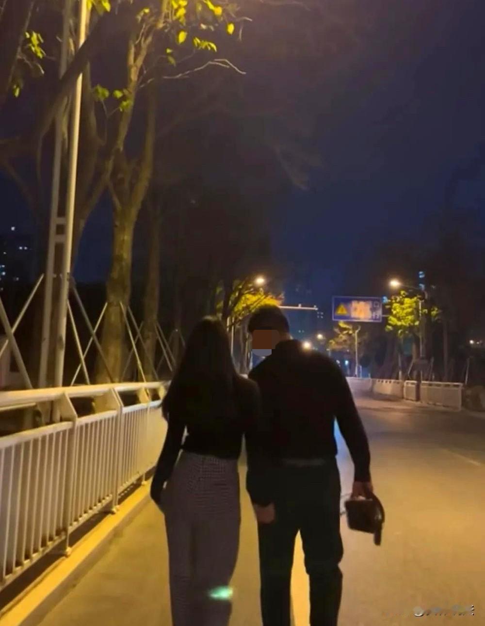 “害人害己！”浙江瑞安，男子怀疑妻子出轨，遂驾车跟踪妻子，发现妻子真的出轨后，竟