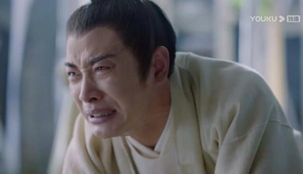 现在心里最苦的人非罗晋莫属了吧！自己父亲刚刚去世，甚至连葬礼都还未举行，最恶