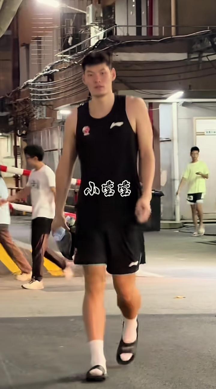 有球迷期盼是广东队与福建队互换球员，而不是单方面的租借，如果是互换的筹码是张文逸