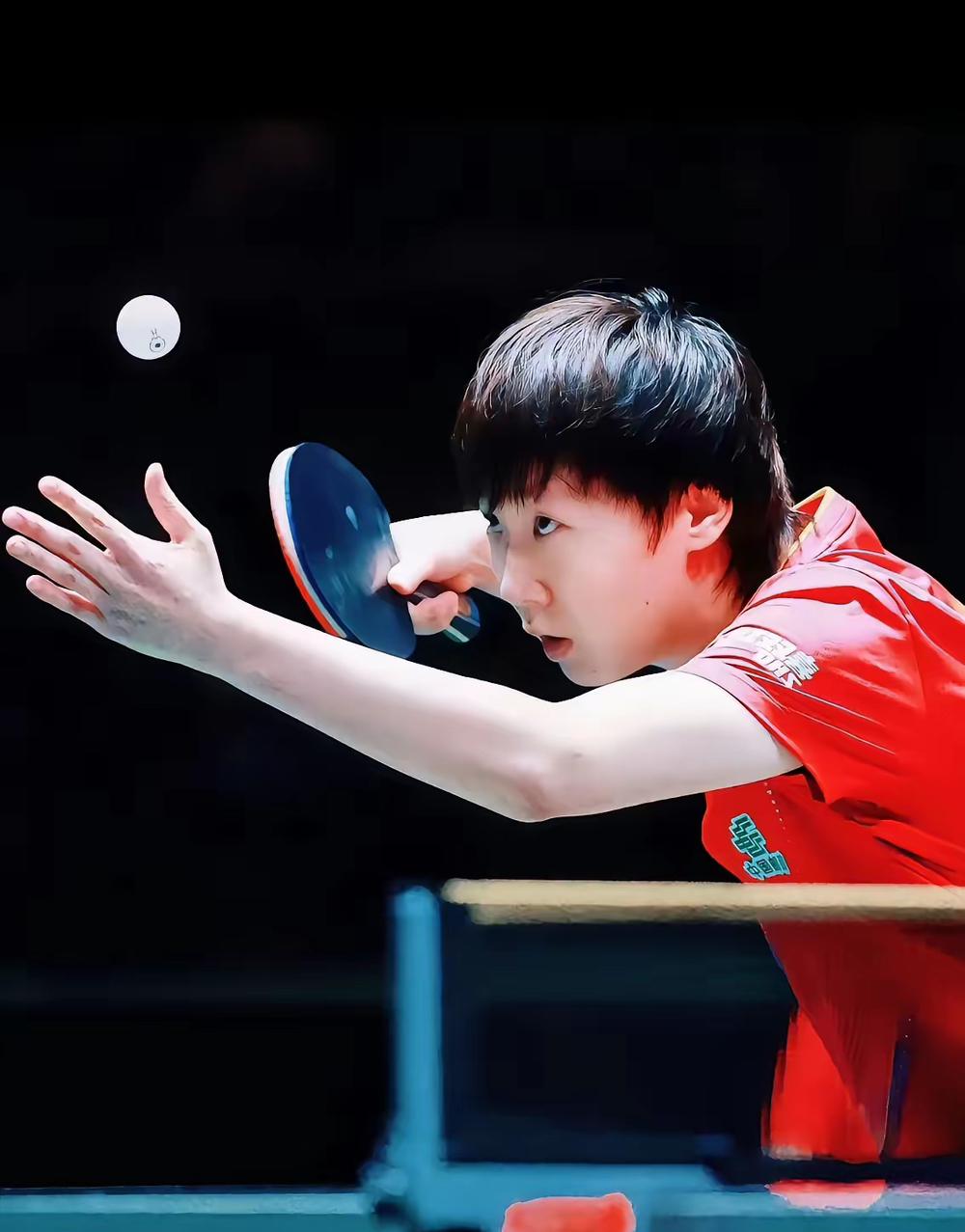 悬念来了，香港她能卫冕吗？王曼昱最近在杭州亚运会女单女团都拿了金牌，打硬仗时没