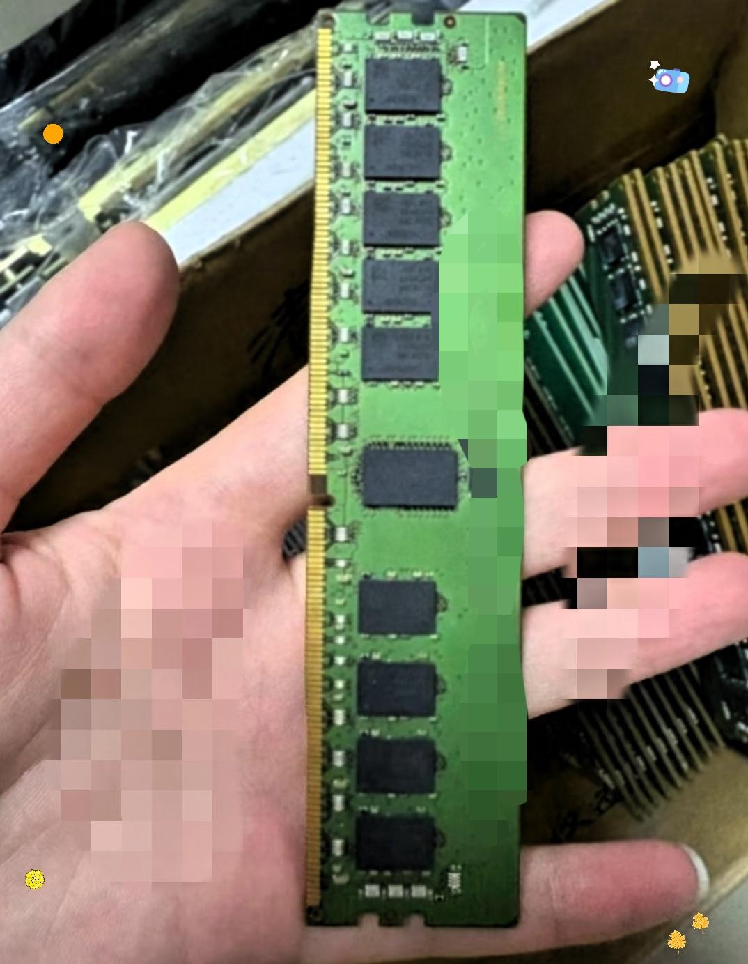 一年时间，DDR4从100多块涨到600多块，DDR5从200多块涨到1400块以上。先把口径补齐：