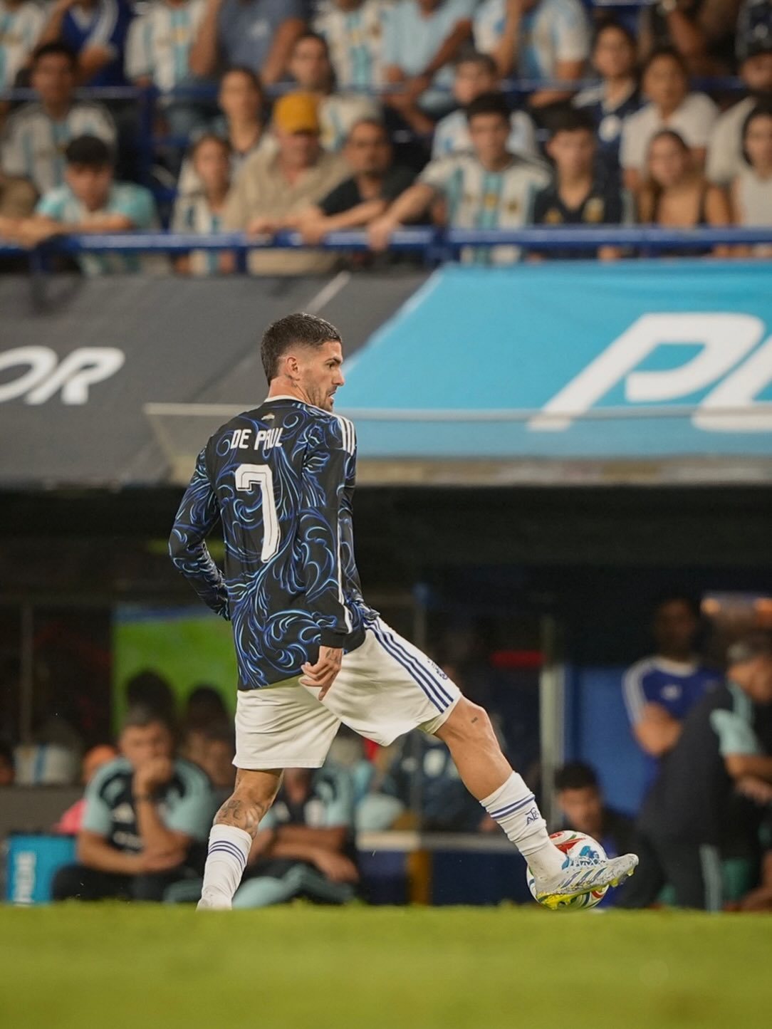 德保罗更新ins：最后一个在家里迎接新的挑战！谢谢你们永远的爱！！冲吧，阿根廷！