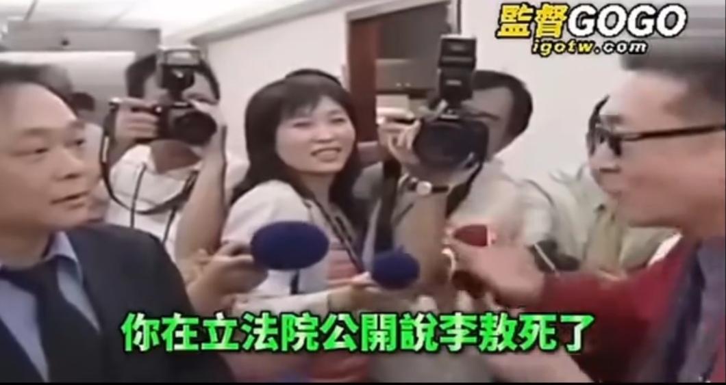 回看当年李敖对王世坚的霸气压制，才知李敖的机智与幽默，也才知李敖的重要。王世坚