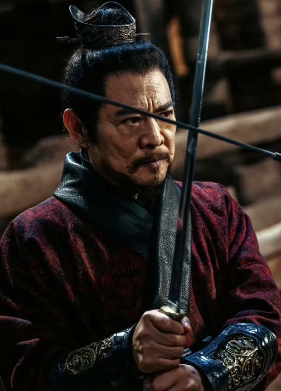 李连杰一张嘴，弹幕全懵了。演《镖人》的刀马，他一张口说台词，满屏都在刷：这谁配