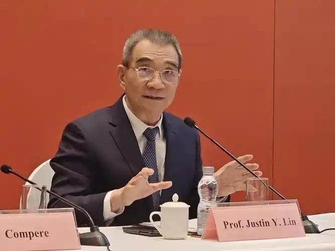 🌛林毅夫认为，如果中美不再进行贸易，那么作为一个拥有全球35%工业产值的大