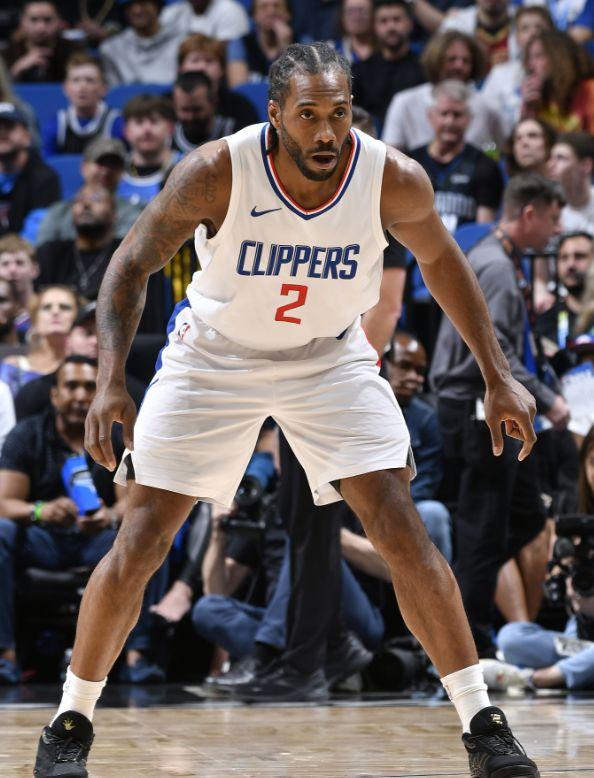 西部最后的大乱斗，就从周六开始！快船接下来的两场比赛，基本上就是附加赛预演：先战