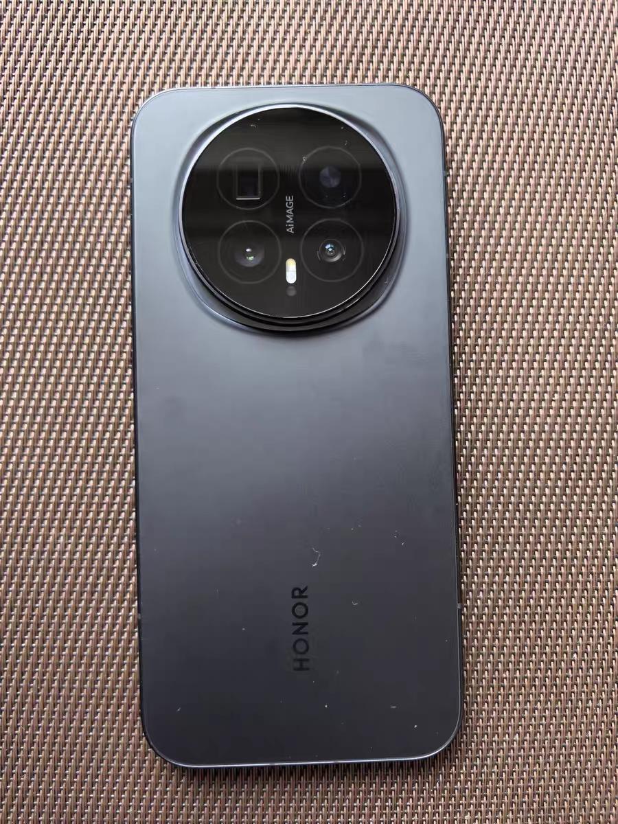 谁能想到，当初被吐槽定价虚高的荣耀Magic8，现在成了4000元内最能打的旗舰