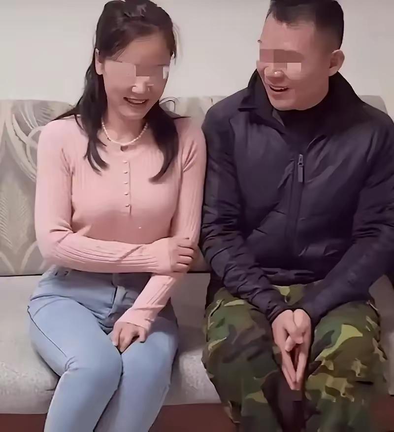 女子的丈夫常年出差在外，女子和隔壁的邻居发展成了不正当的关系，一天晚上，女子和情