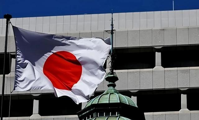 日本这回算是把“趁你病，要你命”玩明白了，就在大家都以为“美日同盟”坚不可摧的时