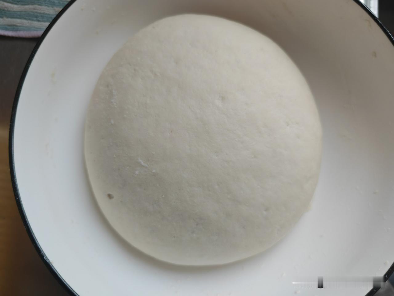晚餐分享～昨天中午和好了一块发面，准备临吃饭前再蒸花卷。下午在叮咚下单买了