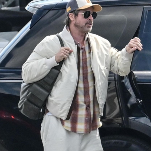 布拉德·皮特（BradPitt）和女友InesDeRamon被拍到在希腊