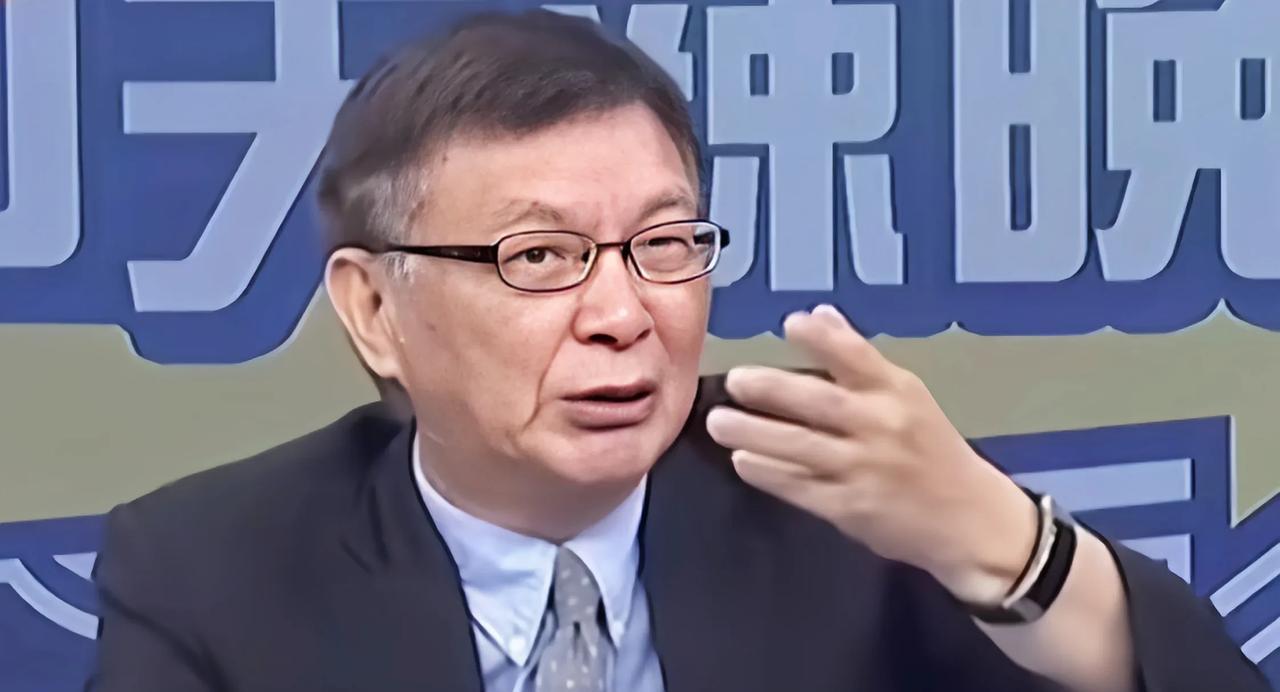 台大教授苑举正在中天节目上说出了岛内很多电视“名嘴”都不敢说的话，最近由于日本发