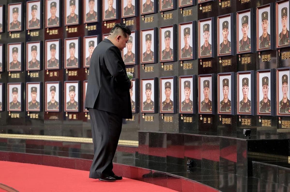朝鲜为什么出兵乌克兰？最近，朝鲜领导人金正恩悼念在俄乌冲突中阵亡军人的报道在