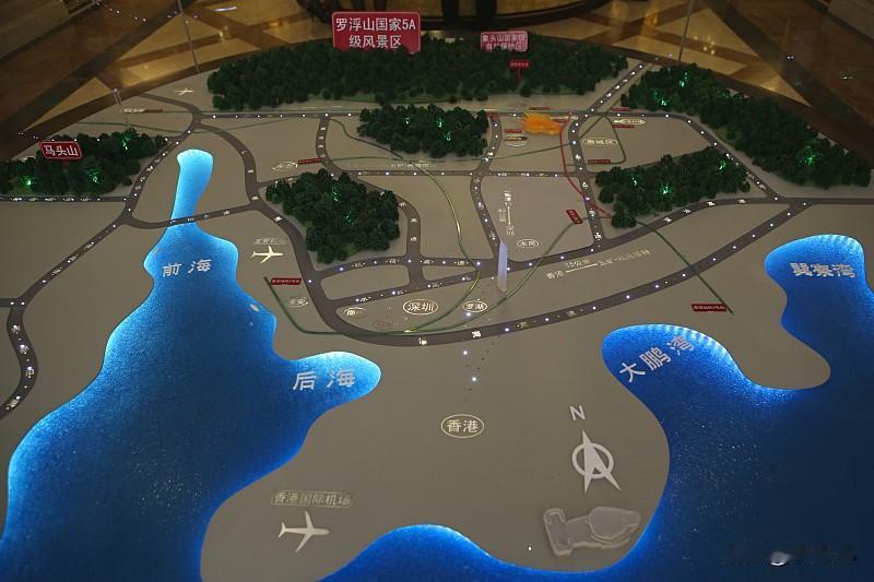 如果这两年你去南山、福田、宝中看新盘，会发现一个尴尬的现实：想找个90平以下的小