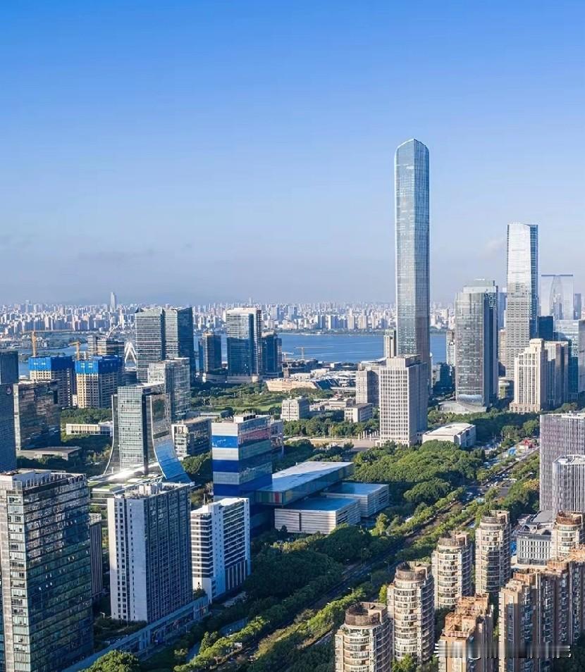 苏州2025年前三季度经济数据已经公布了，2025年苏州前三季度GDP总量为19