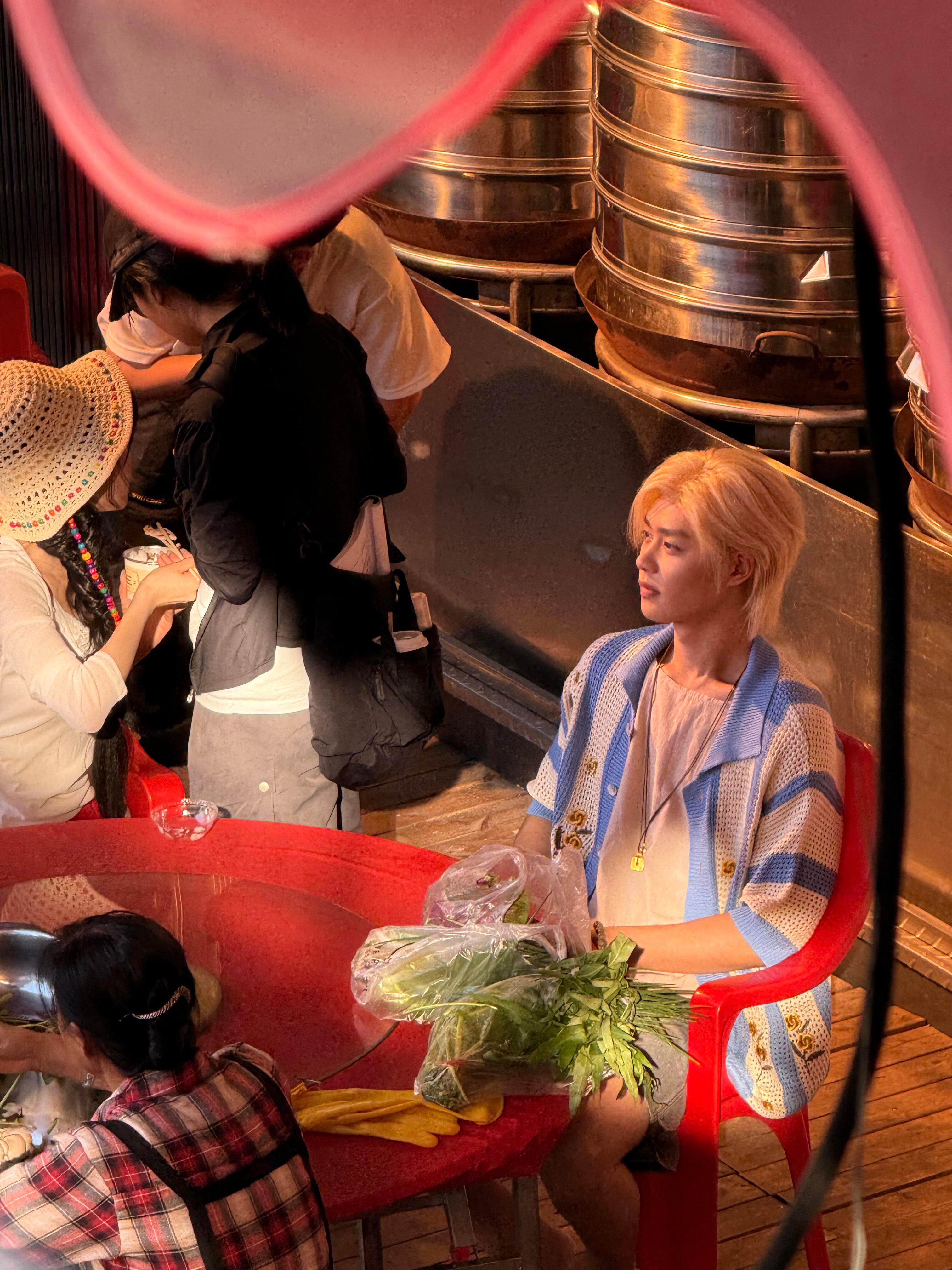 短剧一哥柯淳和岳雨婷最新拍戏路透，你get到他的颜吗？