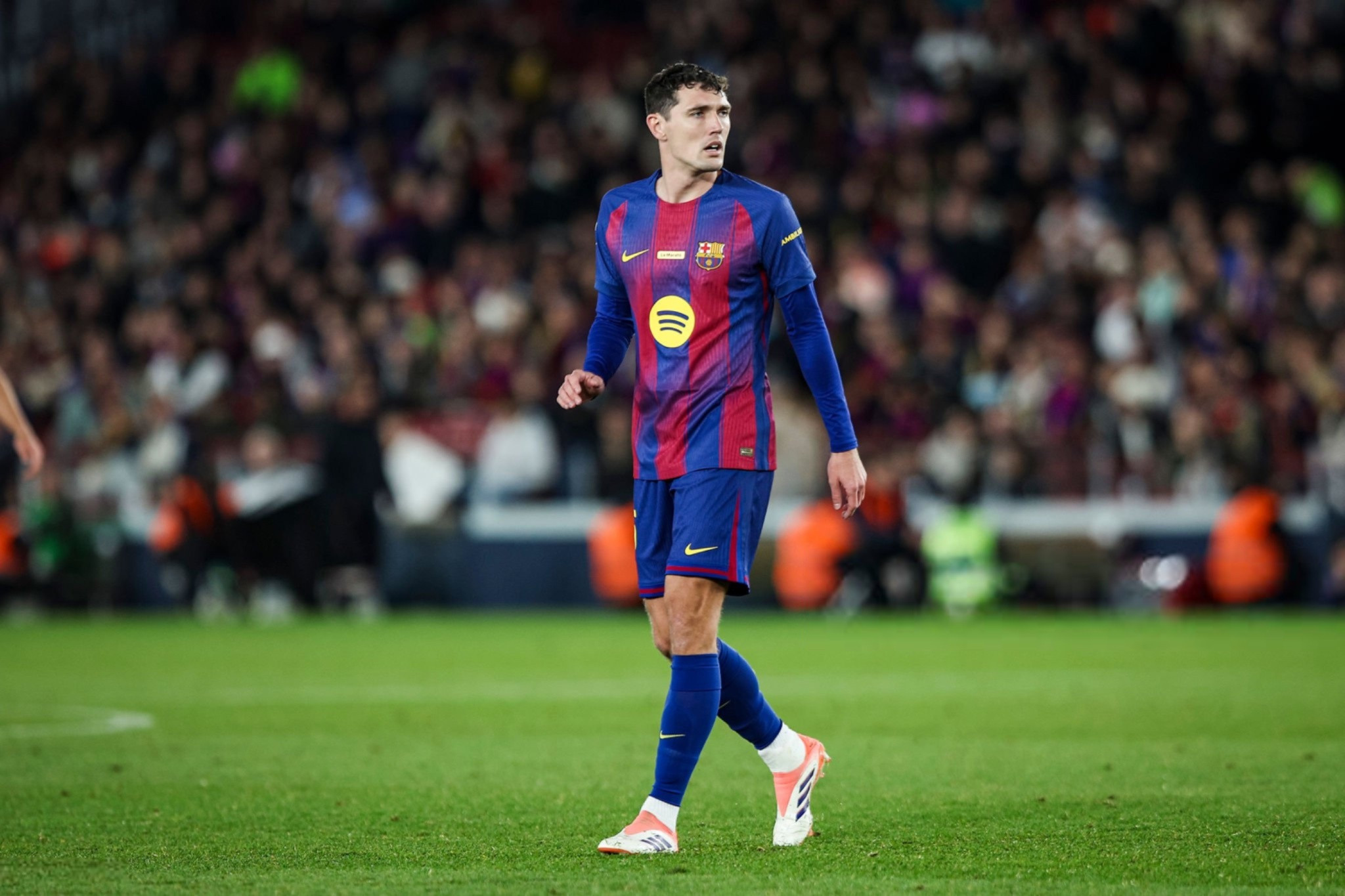 马卡报：克里斯滕森迟迟未就续约问题作出回应，这不仅让俱乐部内部感到沮丧，也引发了