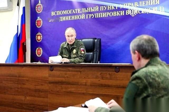 一枚永远不用加油的导弹，能绕着地球飞上好几天，你猜它在干嘛？它在等你。等你家