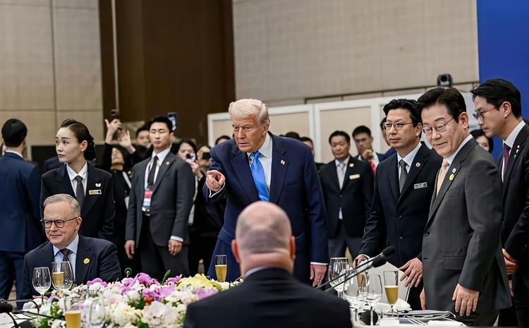 G2会晤一结束，特朗普扭头就回了国，把韩国主办的APEC晾在原地——来了却不参会