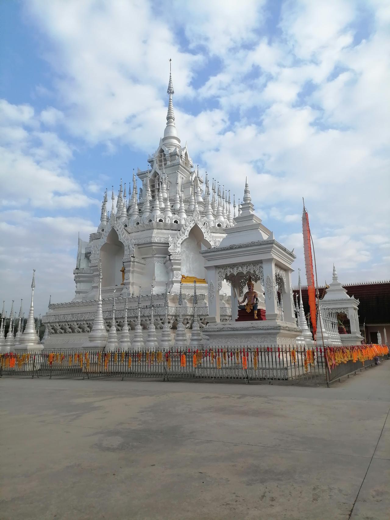 柬埔寨电诈园区里有多少中国籍人员？根据柬埔寨军方突袭行动数据显示：