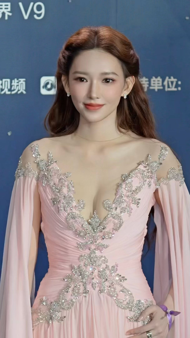程潇live图程潇程潇红毯