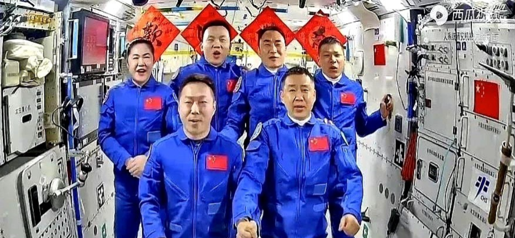 不知道大家注意到没有这次神舟十九号返回，最戳心的不是航天员那副憔悴的模样，而