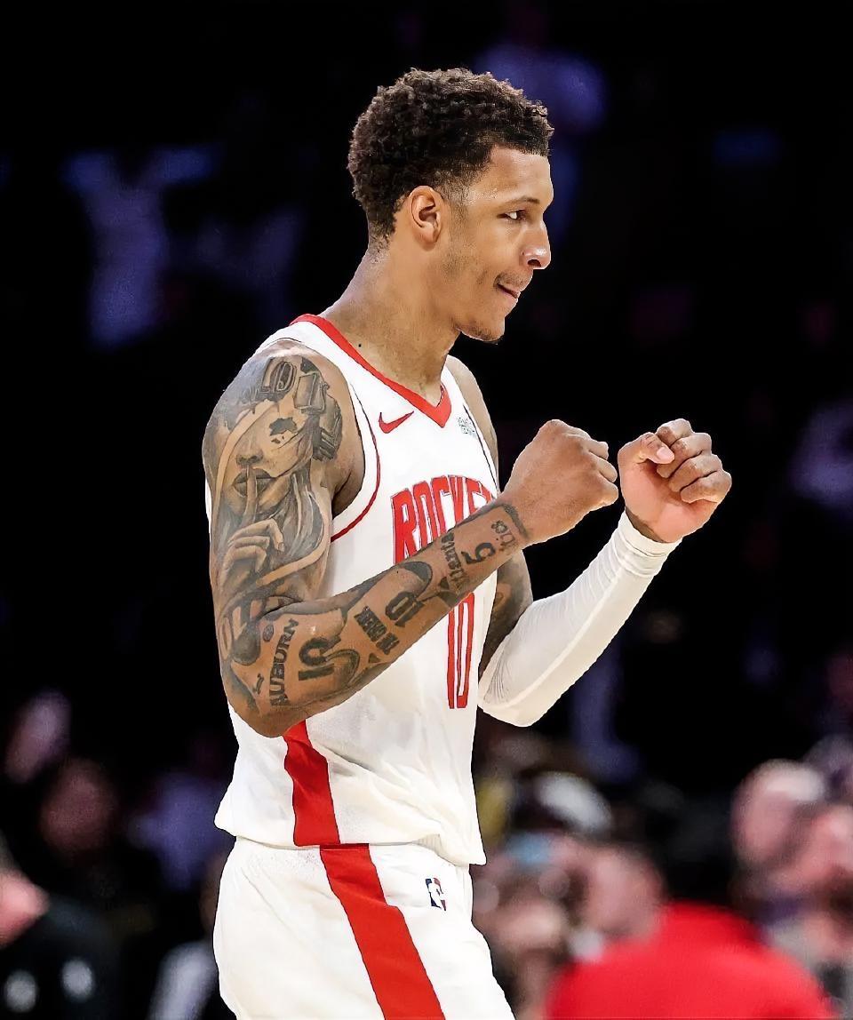 火箭超级新星小贾巴里·史密斯季后赛5场比赛数据！！！1：16分12篮板0助