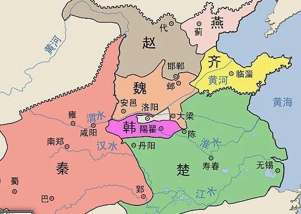 齐国灭亡的原因是什么呢？战国七雄中，齐国的存在感最低，它没有秦国的励精图治，没