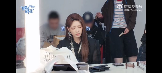 张月1就是我吗张月是什么互联网冲浪漏网之鱼啊，学个网络用语都能闹乌龙，认真问“