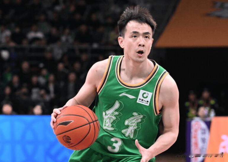 真的是替赵继伟感到不甘啊，在自己最巅峰的时刻放弃了北京上海这样的大城市，与妻子经