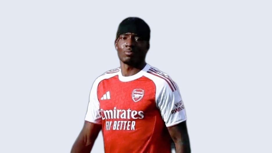 5600万，值了！梅开二度，马杜埃凯头顶脚踢，阿森纳捡到宝了。英超输球很憋屈，