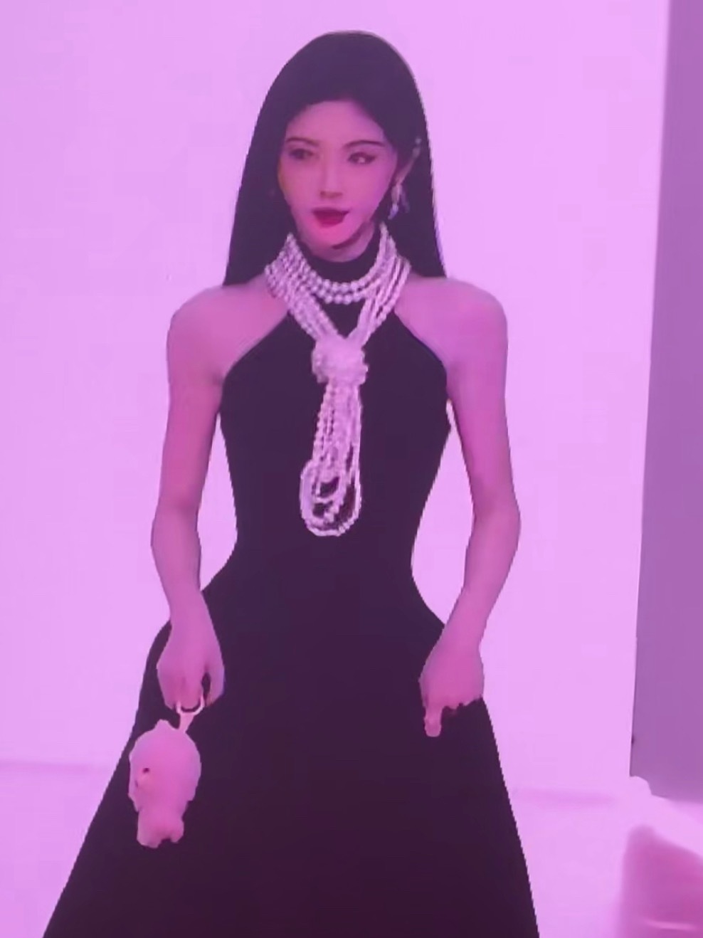 鞠婧祎这个肩膀是咋个回事啊